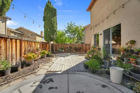 Exterior - 1977 Grove Ct, Tracy, CA 95376 photo 6 of 6
