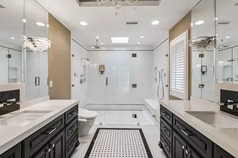 Bath - 4921 Brightwood Ct, Carmichael, CA 95608 photo 2 of 3