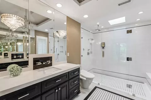 Bath - 4921 Brightwood Ct, Carmichael, CA 95608 photo 3 of 3