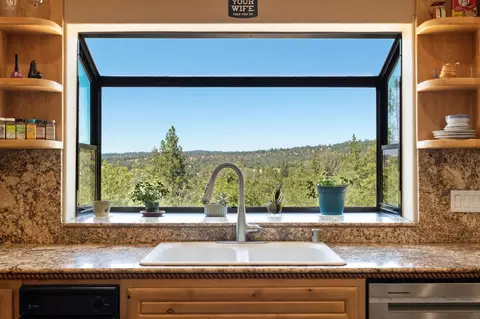 Kitchen - 2004 Bruin Trl, Placerville, CA 95667 photo 3 of 6