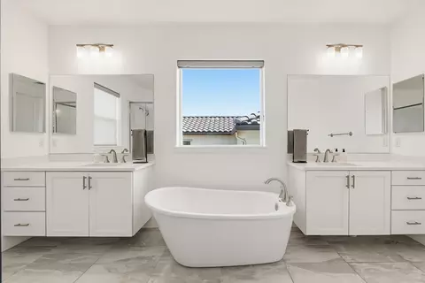Bath - 3452 Hidden Ranch Loop, Rocklin, CA 95765 photo 5 of 6