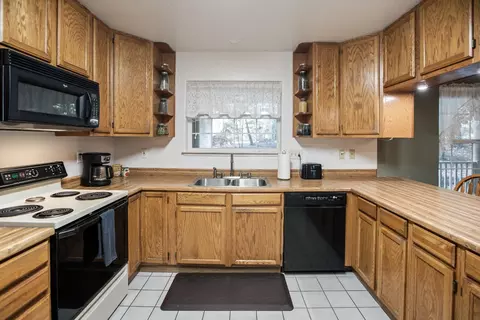 Kitchen - 3575 Deer Park Dr, Placerville, CA 95667 photo 2 of 5