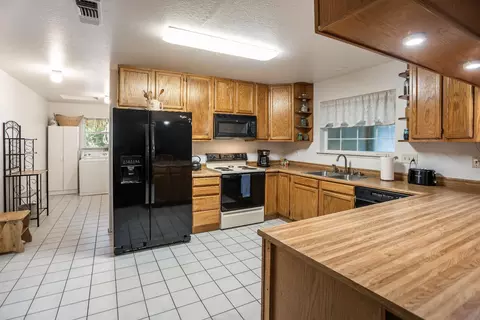 Kitchen - 3575 Deer Park Dr, Placerville, CA 95667 photo 5 of 5