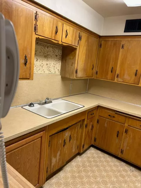 229 E St, Los Banos, CA 93635 photo 7