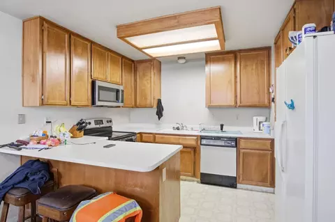 Kitchen - 1260 Windsor Ct, Turlock, CA 95380 photo 1 of 3