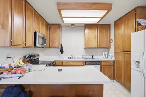 Kitchen - 1260 Windsor Ct, Turlock, CA 95380 photo 2 of 3