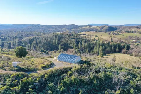 9197 Green Ranch Rd, Mountain Ranch, CA 95246