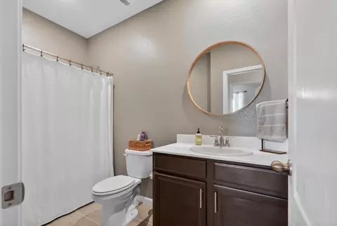 Bath - 1250 Scotty Way, Winters, CA 95694 photo 1 of 2