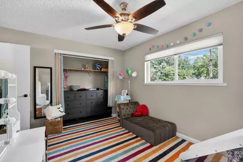Bedroom - 5724 Beech Ave, Orangevale, CA 95662 photo 4 of 8