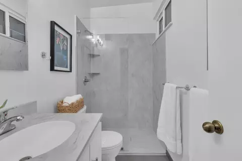 Bath - 808 Villanova Dr, Davis, CA 95616 photo 2 of 3