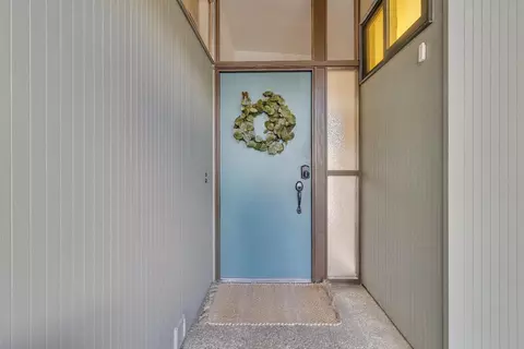 Entry Way - 808 Villanova Dr, Davis, CA 95616 photo 2 of 7