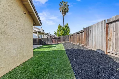 Exterior - 416 Mid Pines Way, Modesto, CA 95354 photo 4 of 4