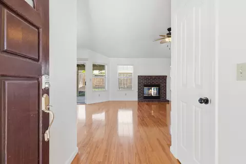 Entry Way - 416 Mid Pines Way, Modesto, CA 95354 photo 2 of 2