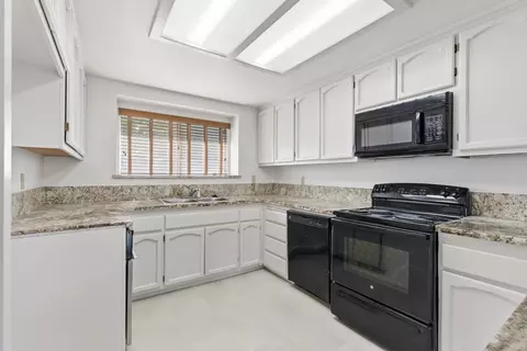 Kitchen - 416 Mid Pines Way, Modesto, CA 95354 photo 2 of 3