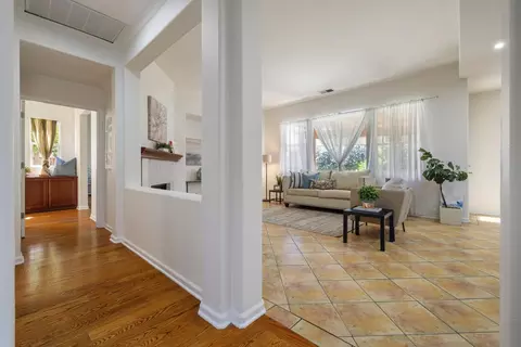 Entry Way - 481 Keys Ct, Tracy, CA 95377 photo 2 of 7