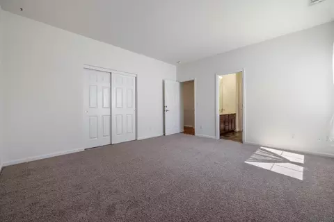 Bedroom - 481 Keys Ct, Tracy, CA 95377 photo 6 of 8