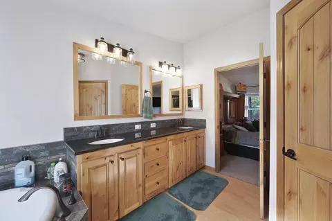Bath - 5060 Chestnut Ct, Georgetown, CA 95634 photo 4 of 4