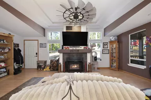 Living - 5060 Chestnut Ct, Georgetown, CA 95634 photo 2 of 4