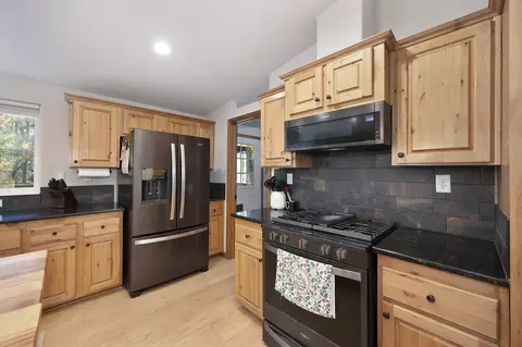 Kitchen - 5060 Chestnut Ct, Georgetown, CA 95634 photo 4 of 6