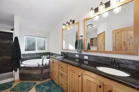 Bath - 5060 Chestnut Ct, Georgetown, CA 95634 photo 2 of 4