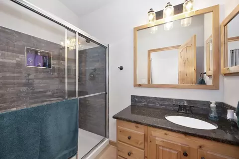 Bath - 5060 Chestnut Ct, Georgetown, CA 95634 photo 1 of 4