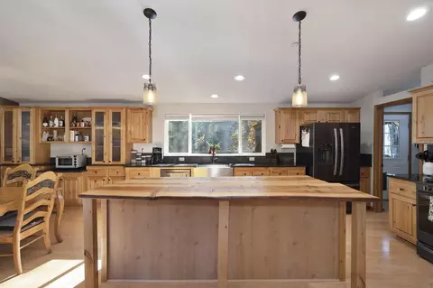 Kitchen - 5060 Chestnut Ct, Georgetown, CA 95634 photo 3 of 6