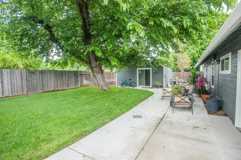 Exterior - 3213 Candace St, Carmichael, CA 95608 photo 7 of 18
