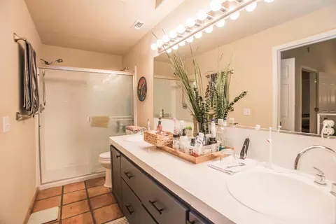 Bath - 3213 Candace St, Carmichael, CA 95608 photo 3 of 3
