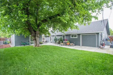Exterior - 3213 Candace St, Carmichael, CA 95608 photo 8 of 18