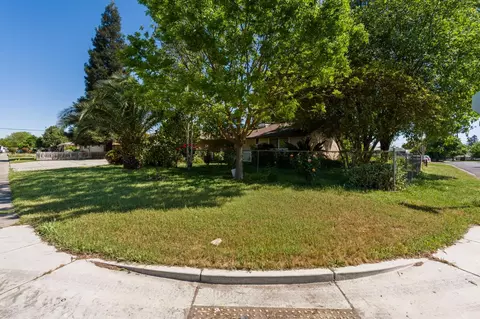 Exterior - 1600 Thorsen Ave, Modesto, CA 95355 photo 3 of 8