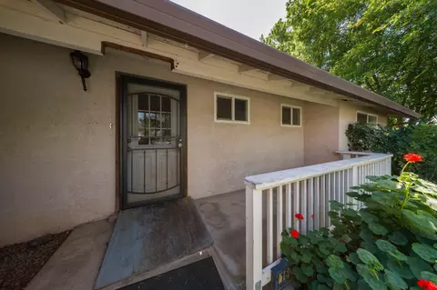 Exterior - 1600 Thorsen Ave, Modesto, CA 95355 photo 4 of 8