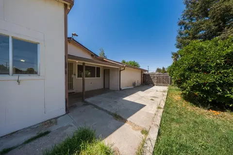 Exterior - 1600 Thorsen Ave, Modesto, CA 95355 photo 8 of 8