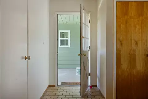 Entry Way - 2701 Sheffield Ln, Modesto, CA 95350 photo 2 of 9