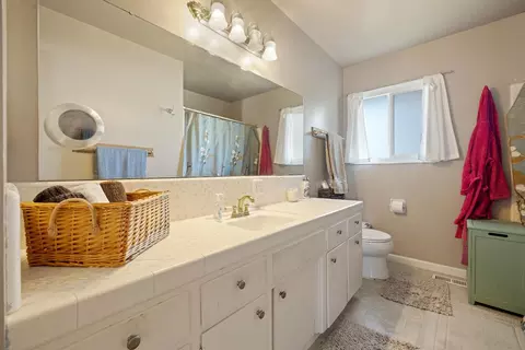 Bath - 2701 Sheffield Ln, Modesto, CA 95350 photo 1 of 3