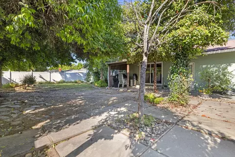 Exterior - 2701 Sheffield Ln, Modesto, CA 95350 photo 4 of 5