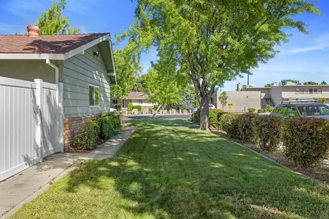 Exterior - 2701 Sheffield Ln, Modesto, CA 95350 photo 2 of 5