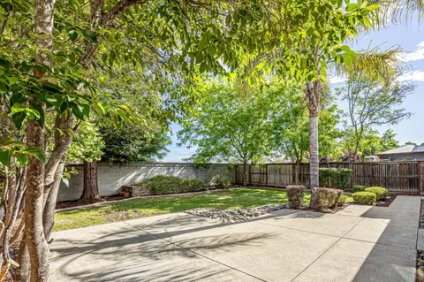 7146 Claremont Cir, Roseville, CA 95678