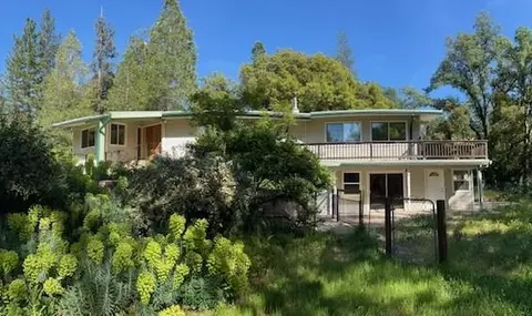 25160 Pineview Dr, Colfax, CA 95713