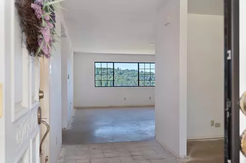 Entry Way - 3700 Wilson Loop, Placerville, CA 95667 photo 2 of 3