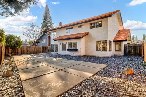 Exterior - 4925 Puma Way, Carmichael, CA 95608 photo 4 of 7
