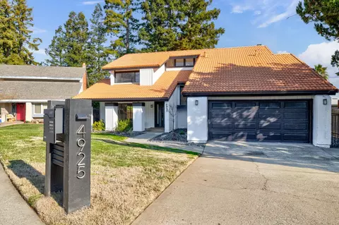 Exterior - 4925 Puma Way, Carmichael, CA 95608 photo 6 of 7