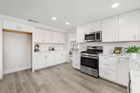 Kitchen - 4925 Puma Way, Carmichael, CA 95608 photo 4 of 7