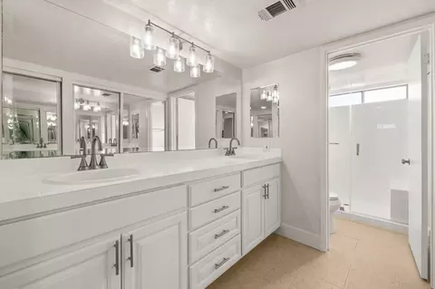 Bath - 4925 Puma Way, Carmichael, CA 95608 photo 5 of 8
