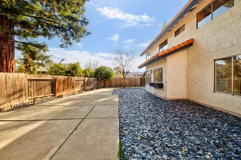 Exterior - 4925 Puma Way, Carmichael, CA 95608 photo 5 of 7
