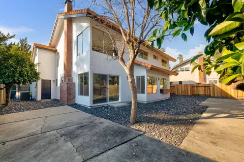 Exterior - 4925 Puma Way, Carmichael, CA 95608 photo 2 of 7