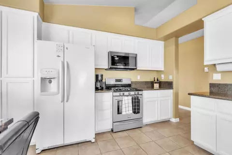 Kitchen - 1091 Norman Dr, Manteca, CA 95336 photo 2 of 3