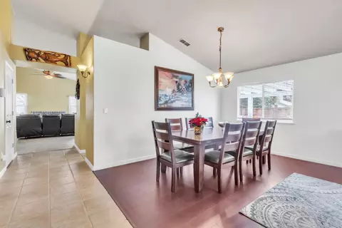 Entry Way - 1091 Norman Dr, Manteca, CA 95336 photo 2 of 2