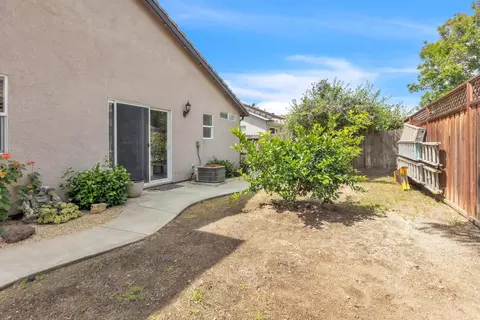 Exterior - 1091 Norman Dr, Manteca, CA 95336 photo 4 of 7