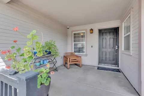 Exterior - 1091 Norman Dr, Manteca, CA 95336 photo 2 of 7