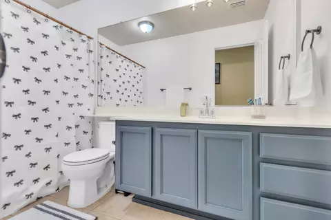 Bath - 1091 Norman Dr, Manteca, CA 95336 photo 1 of 2